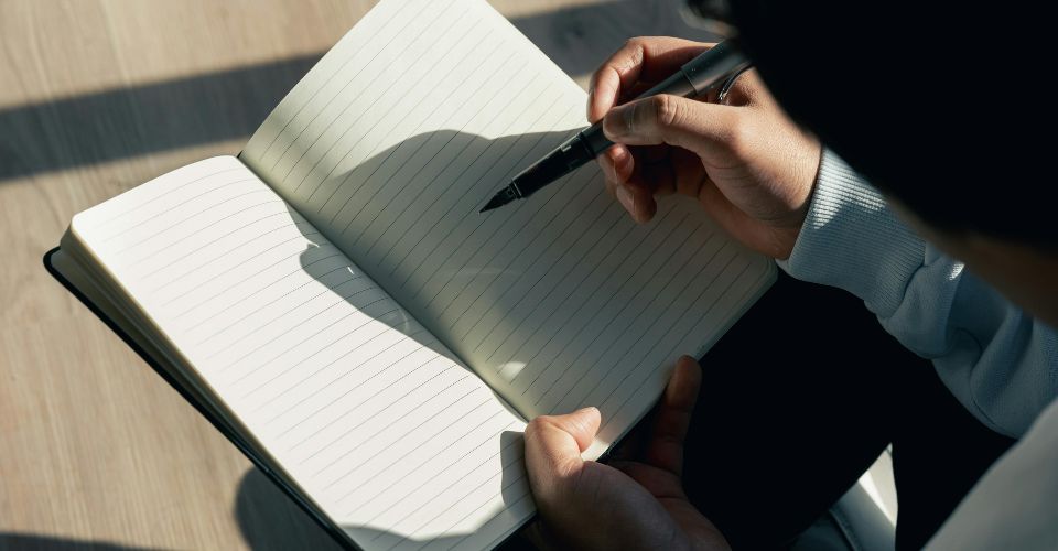 Persoon denkt na over gedragsverandering na vreemdgaan